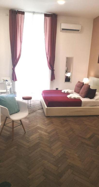나폴리 Domus Luigi Leone 2 B&B 외부 사진