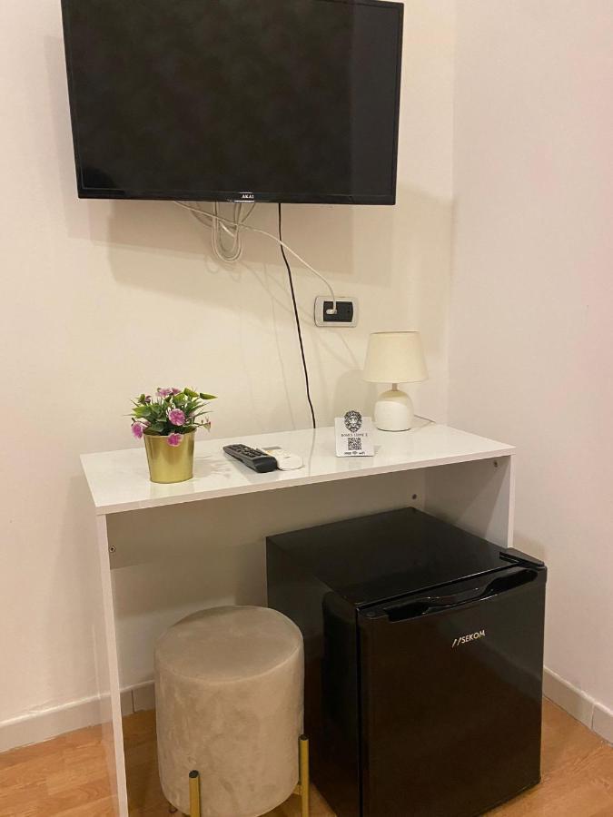 나폴리 Domus Luigi Leone 2 B&B 외부 사진